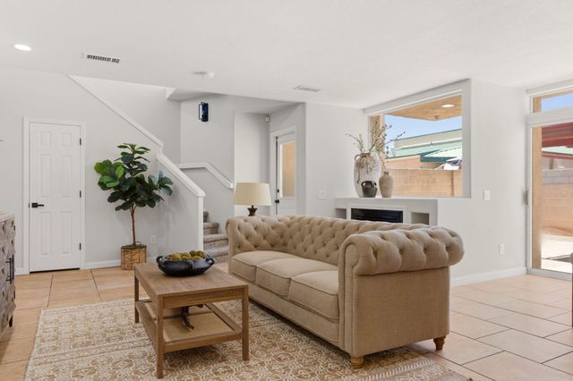 1729 Del Cielo Drive NW, Albuquerque, NM 87105