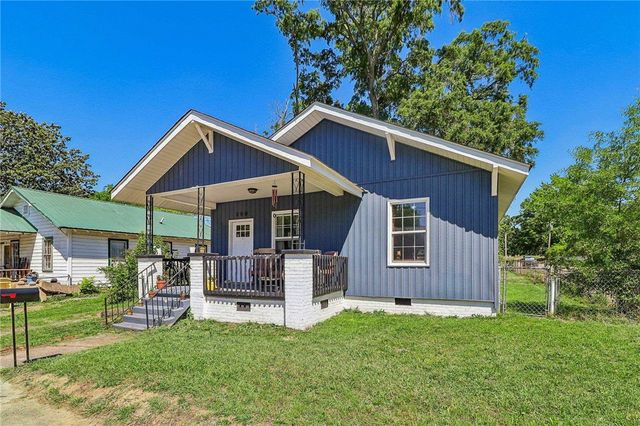 200 Jefferson Street, Clinton, SC 29325