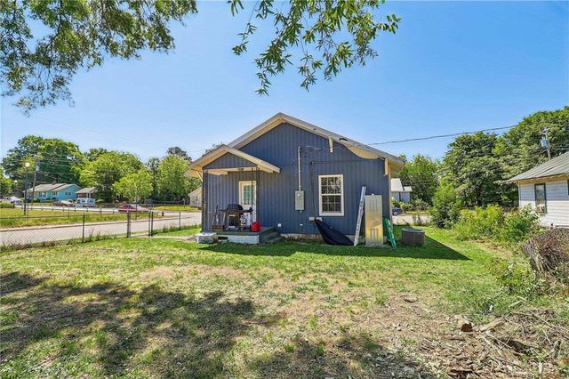 200 Jefferson Street, Clinton, SC 29325
