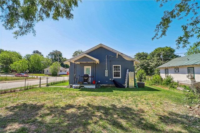 200 Jefferson Street, Clinton, SC 29325