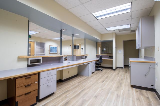 320 W Dayton St, Kennewick, WA 99336