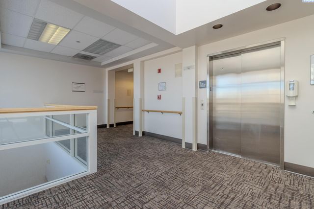 320 W Dayton St, Kennewick, WA 99336