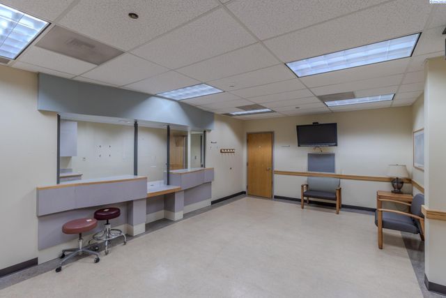 320 W Dayton St, Kennewick, WA 99336