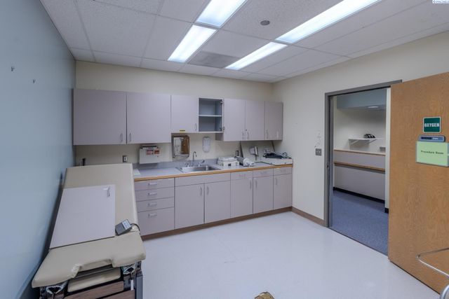 320 W Dayton St, Kennewick, WA 99336