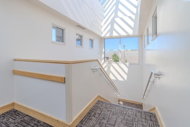 320 W Dayton St, Kennewick, WA 99336