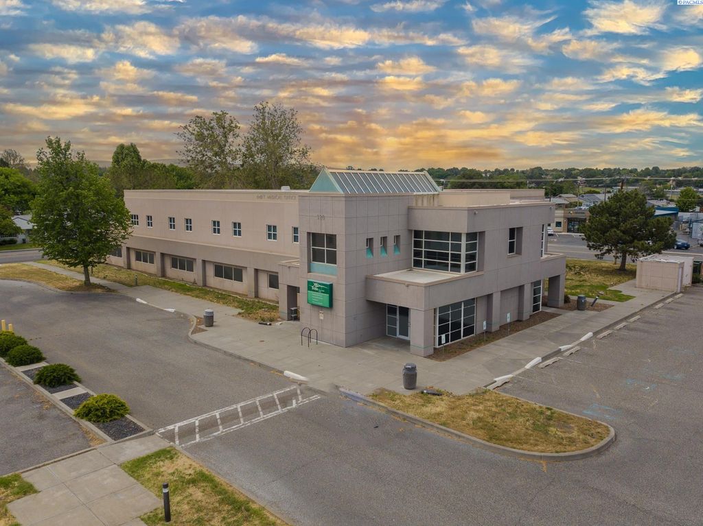 320 W Dayton St, Kennewick, WA 99336