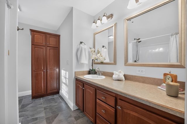 2 Leslie Court, Rockland, MA 02370