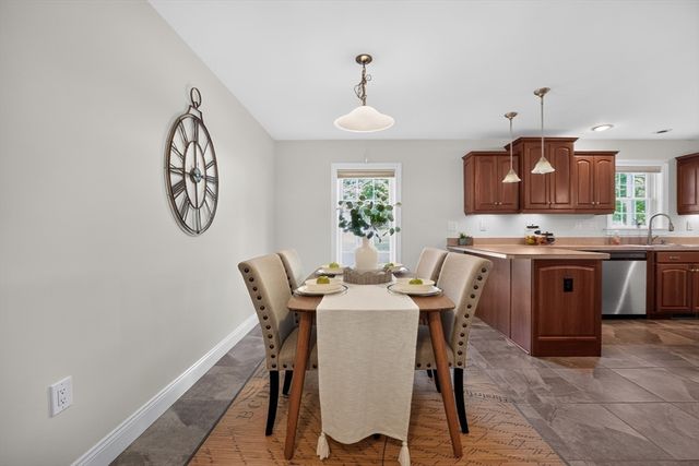 2 Leslie Court, Rockland, MA 02370
