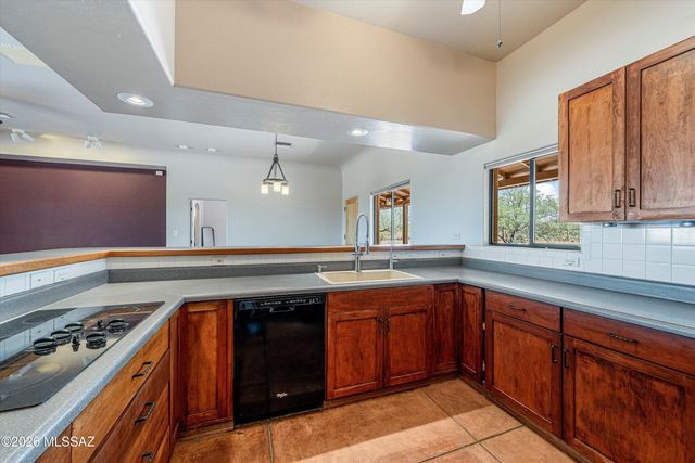 2701 E Sahuarita Road, Vail, AZ 85641