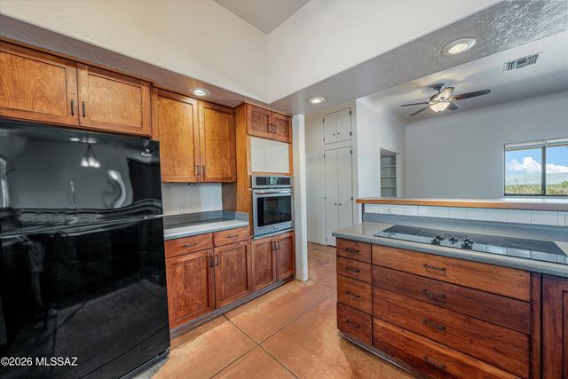 2701 E Sahuarita Road, Vail, AZ 85641