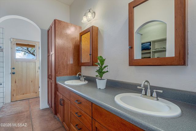 2701 E Sahuarita Road, Vail, AZ 85641