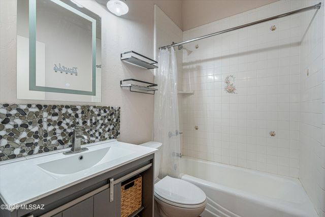 2701 E Sahuarita Road, Vail, AZ 85641