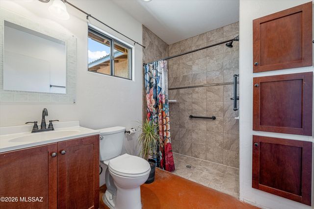 2701 E Sahuarita Road, Vail, AZ 85641