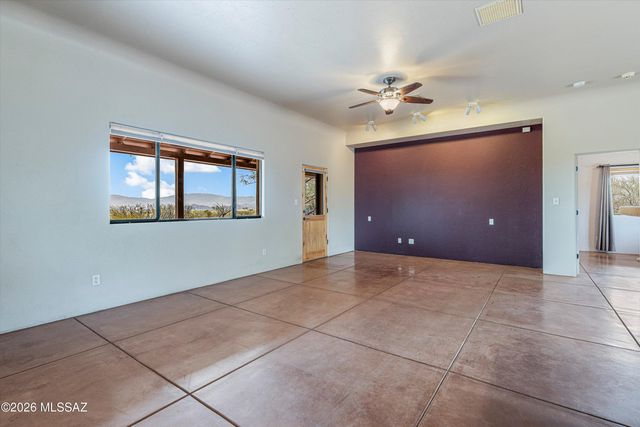 2701 E Sahuarita Road, Vail, AZ 85641