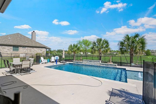 18819 Serene Water Drive, Montgomery, TX 77356