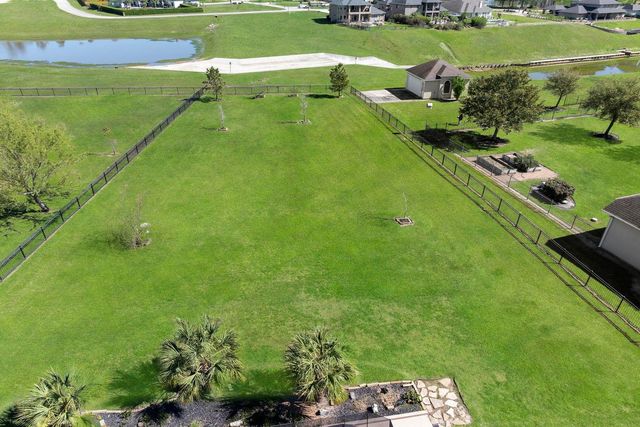 18819 Serene Water Drive, Montgomery, TX 77356