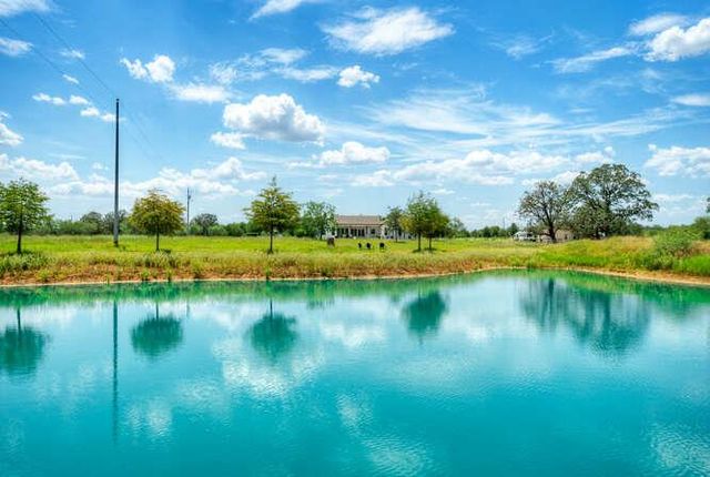 000 Patterson RD, Flatonia, TX 78941