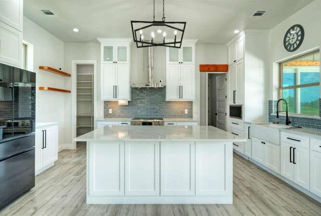 000 Patterson RD, Flatonia, TX 78941