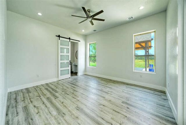 000 Patterson RD, Flatonia, TX 78941