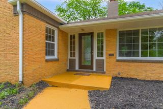 9 OAK LN, Mexico, MO 65265
