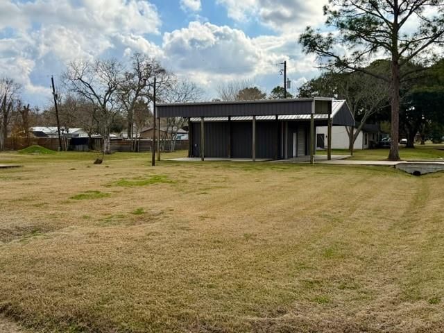 5903 4th Street, Danbury, TX 77534