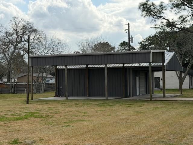 5903 4th Street, Danbury, TX 77534