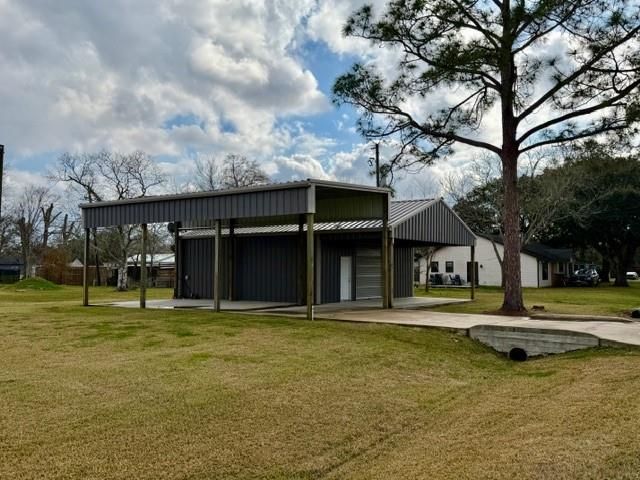 5903 4th Street, Danbury, TX 77534
