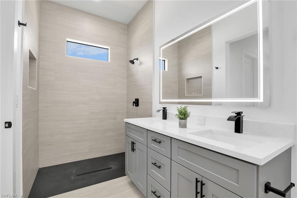 Image 36 of property listing at 1505 17th ST, Cape Coral, FL 33993