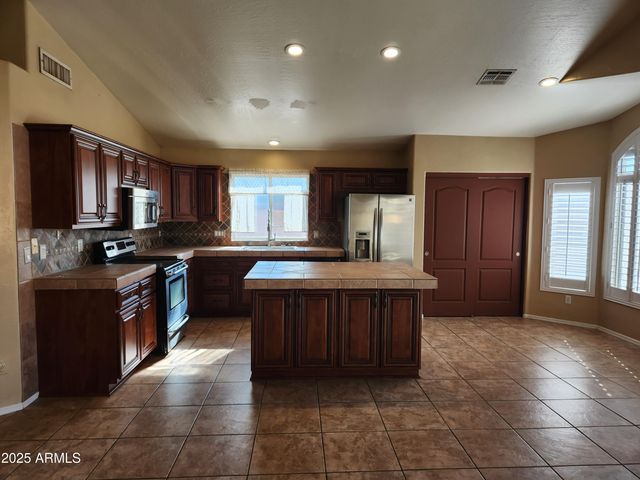 16830 S 42ND Street, Phoenix, AZ 85048