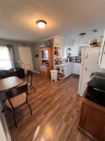 129 Roselawn Street, Coleman, TX 76834