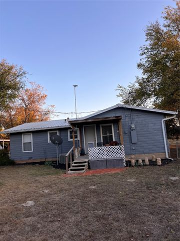 129 Roselawn Street, Coleman, TX 76834