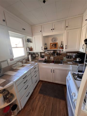 129 Roselawn Street, Coleman, TX 76834