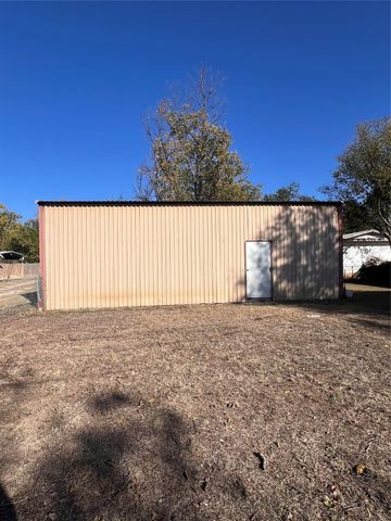 129 Roselawn Street, Coleman, TX 76834