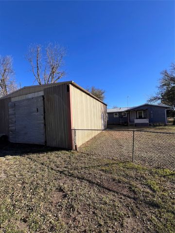 129 Roselawn Street, Coleman, TX 76834