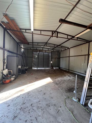 129 Roselawn Street, Coleman, TX 76834