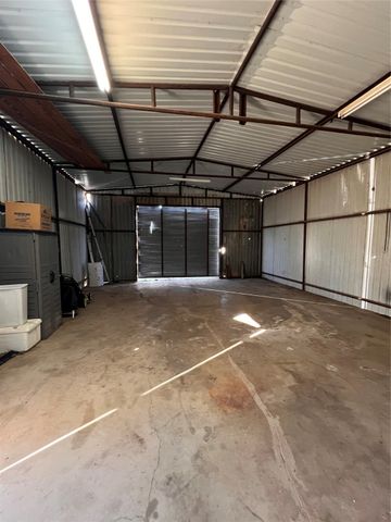 129 Roselawn Street, Coleman, TX 76834