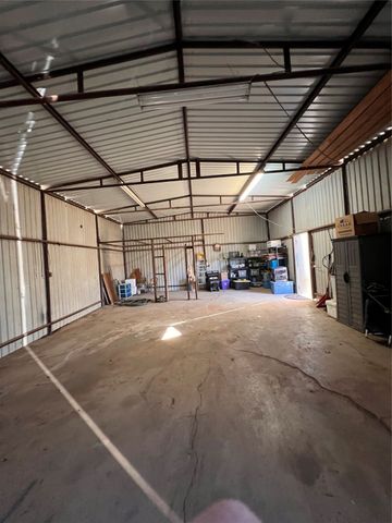 129 Roselawn Street, Coleman, TX 76834