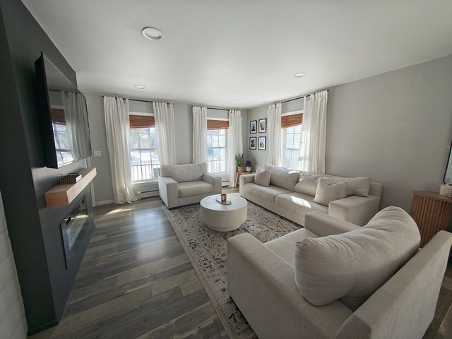 13 Whitelock St, New Bedford, MA 02745