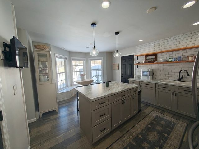 13 Whitelock St, New Bedford, MA 02745