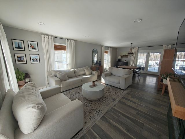 13 Whitelock St, New Bedford, MA 02745