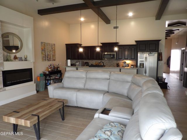 12332 DESERT PALMS Avenue, El Paso, TX 79938