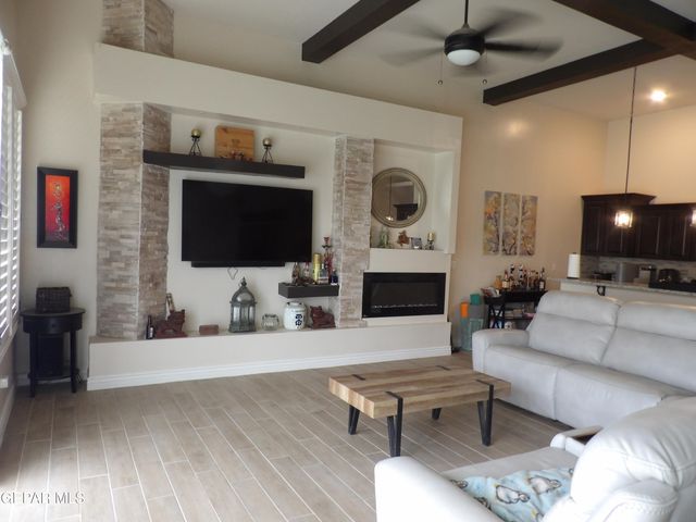 12332 DESERT PALMS Avenue, El Paso, TX 79938