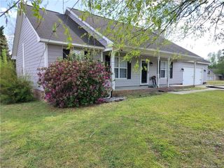 103 Kingsberry Court, Raeford, NC 28376