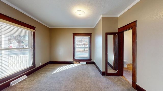 728 W Hunter Street, Nevada, MO 64772