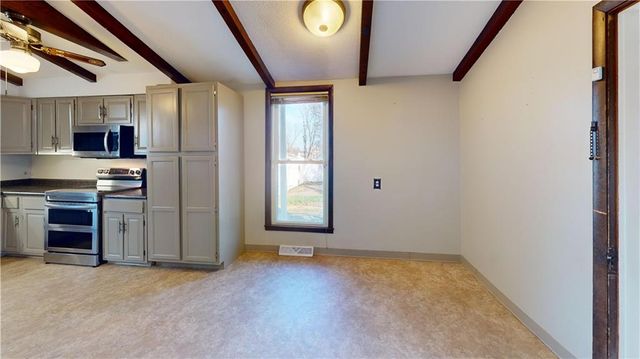 728 W Hunter Street, Nevada, MO 64772