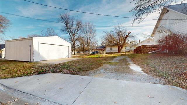728 W Hunter Street, Nevada, MO 64772