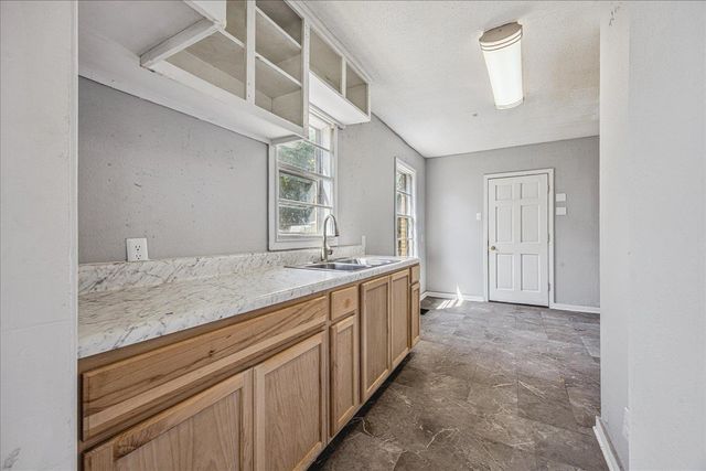 2150 ALBANY AVE, Memphis, TN 38108