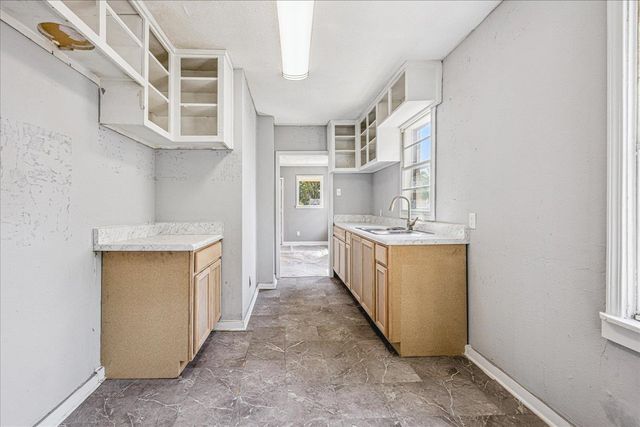 2150 ALBANY AVE, Memphis, TN 38108