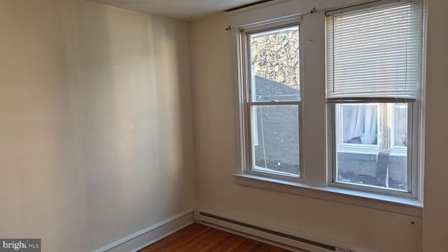 669 LONG LN, Upper Darby, PA 19082