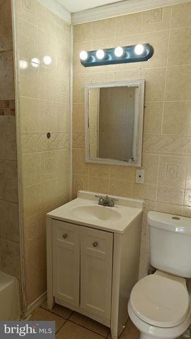 669 LONG LN, Upper Darby, PA 19082